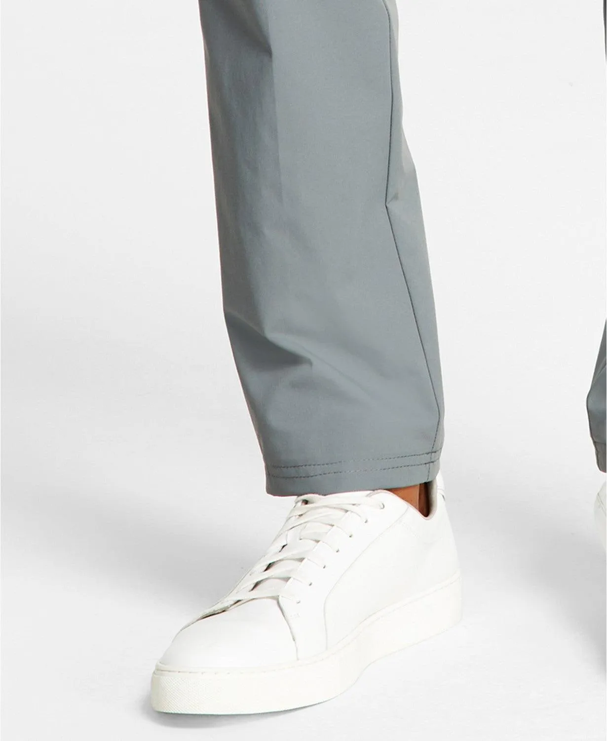 Calvin Klein Mens Slim fit Dress Pants 31 / 32 Grey Solid