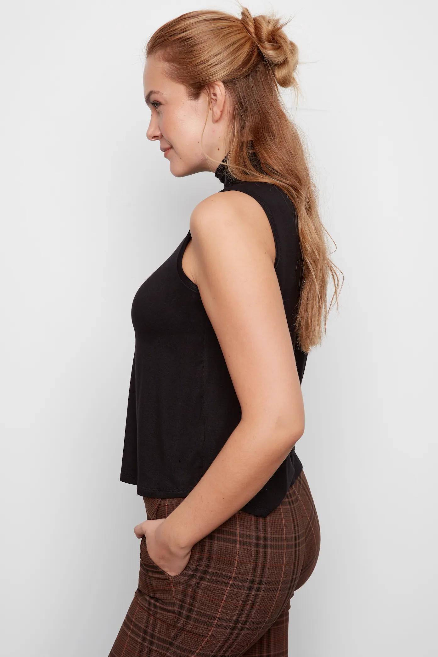 Kali Knit Sleeveless Turtle Neck