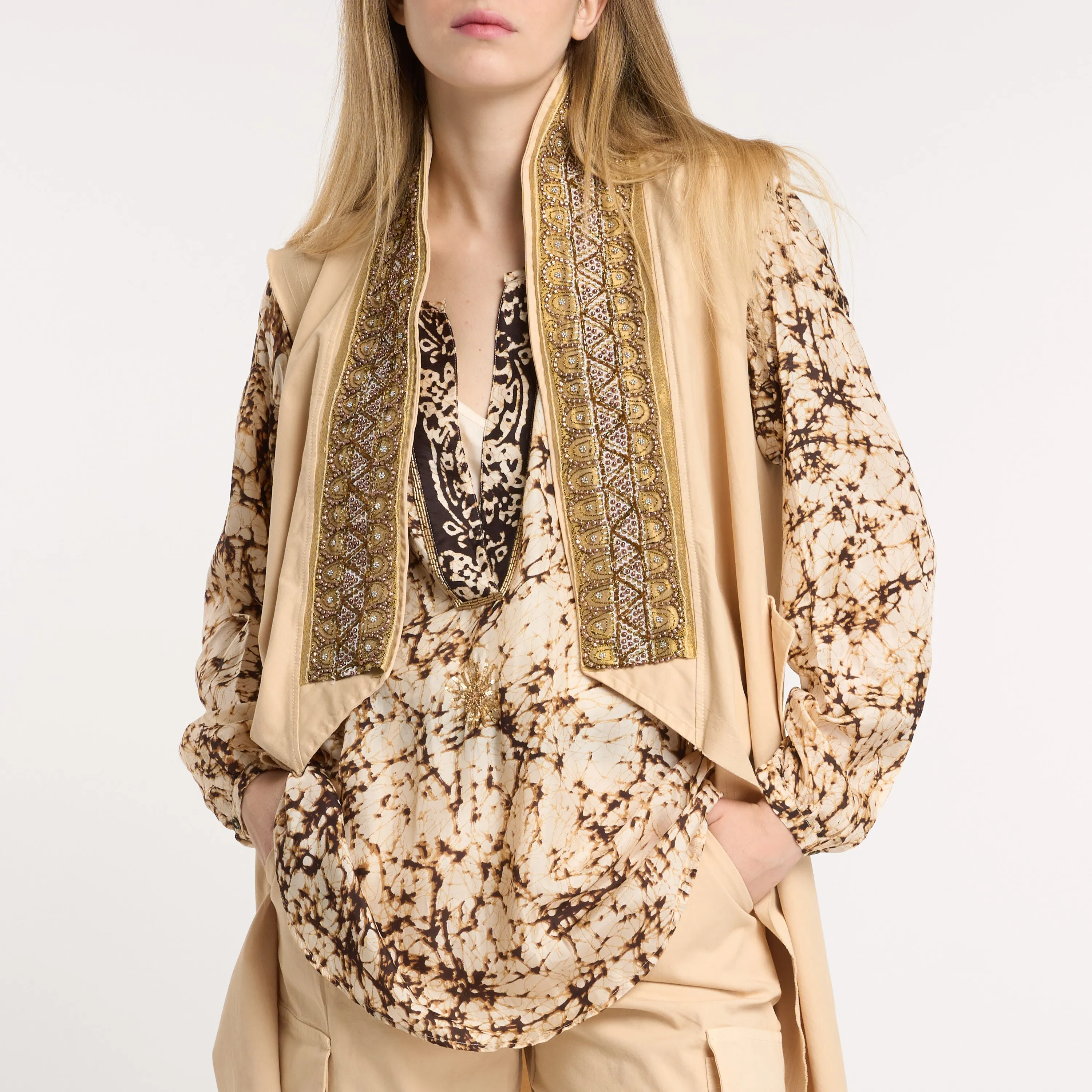 NINA MARS Gilet Lungo con applicazioni 5611