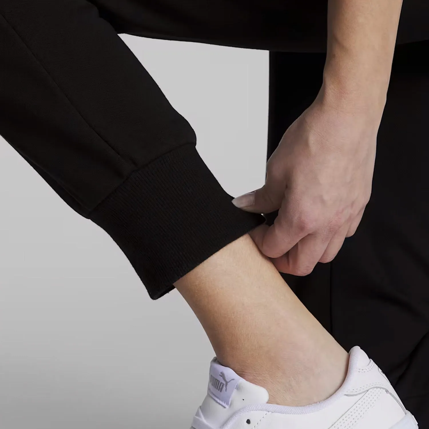 Women's PUMA Essentials Sweatpants Black